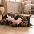ZOLUX Zabawka dla kota ptaszek z kocimiętką DOTIE różowy 7,5cm